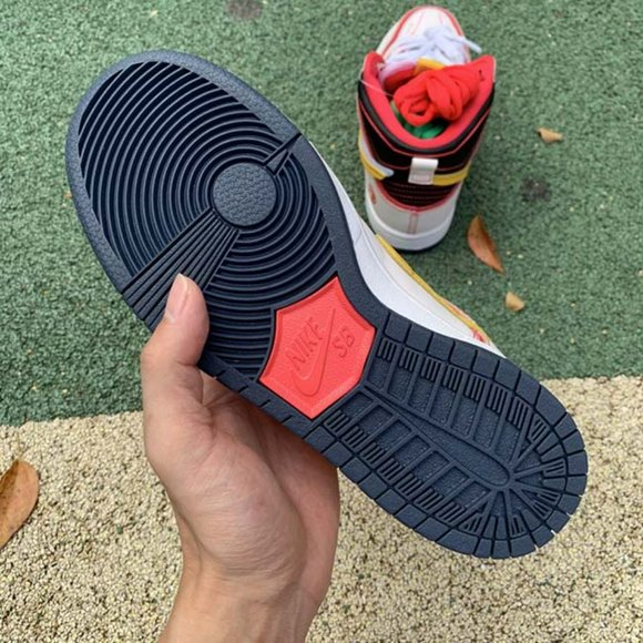 Nike SB Dunk High x RX-0 Unicorn Gundam Sneakers - Picture 6 of 11